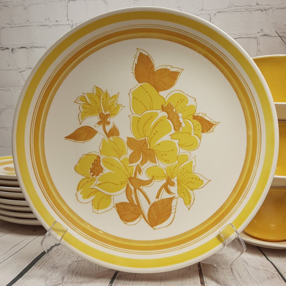 Royal China U.S.A. Fantasy Vendome 11 1/2" Round Serving Platter Yellow Flowers
